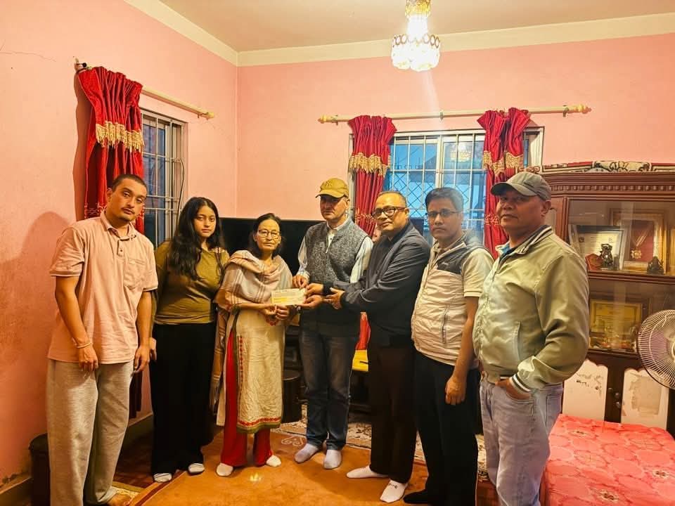 दिवंगत पत्रकार वसन्तप्रकाश उपाध्यायकाे परिवारलाई आर्थिक सहयोग